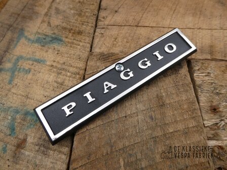 Bevestigingsschroef t.b.v. Piaggio logo claxonneus P-serie